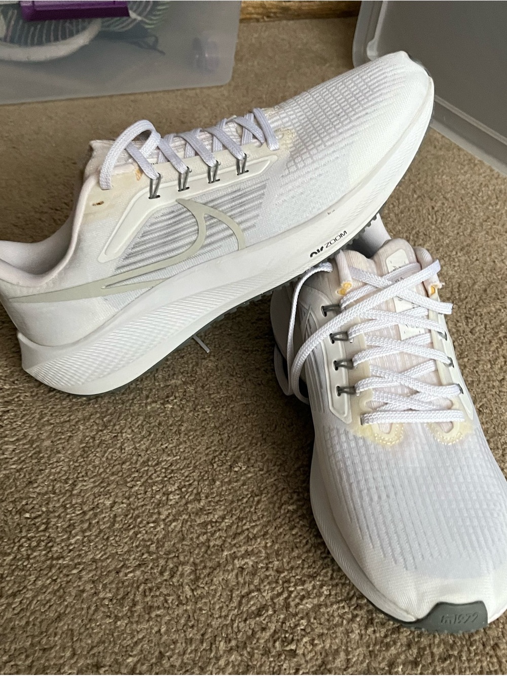 Nike Men's White Athletic Running Shoes